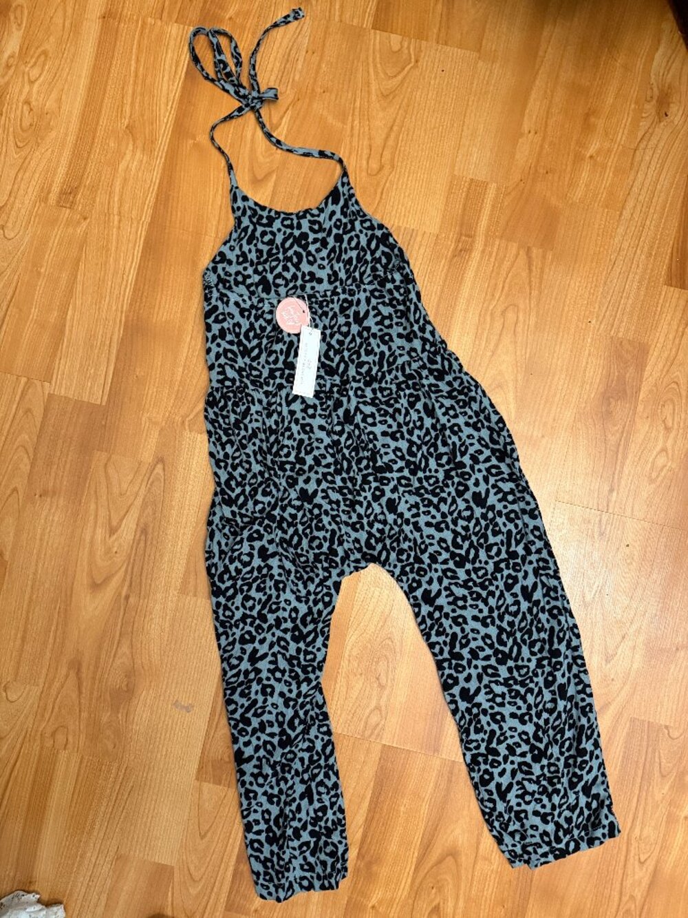 Bailey’s Blossoms girls romper w/tags – 5T (grey / black)